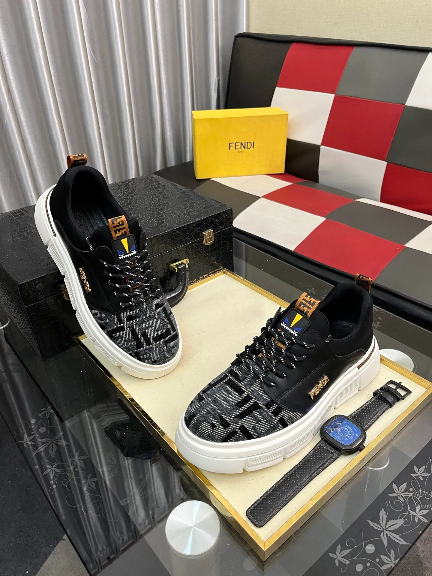 Men's Men's Shoes💰420⌚️⌚️[FENDI] Fendi's classic and comfortable men's, this complex sneaker is made of soft calfskin➕genuine leather lining➕original ultra-light rubber material with rough outsole. This unique light style is suitable for the casual and refined sensibility of this season. It is comfortable and natural on the feet. It is an everyday style for casual travel in autumn and winter! Code number: 38-442️⃣Colors available